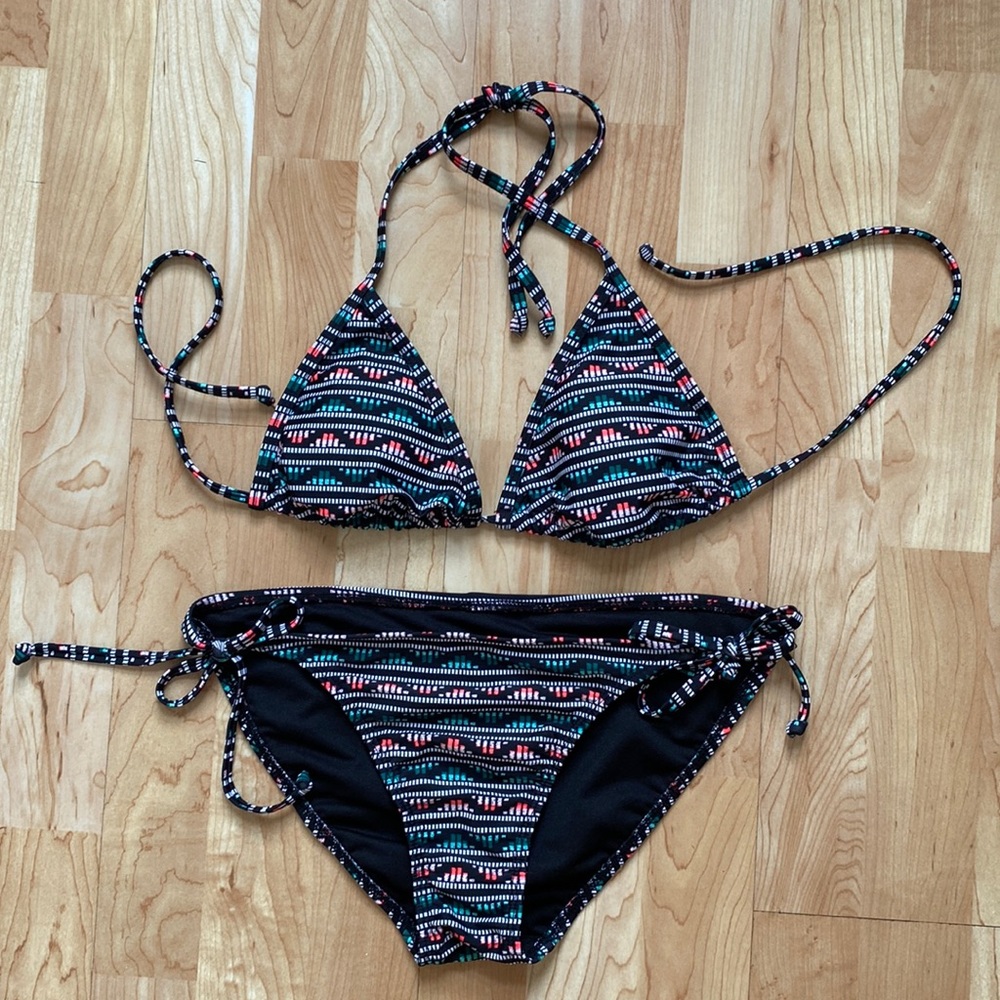 Bikini set in electric print